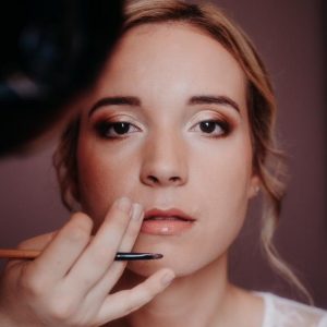 maquillage mariée dans le cher, la nièvre et l'indre. . Crédits : strawberry pictures